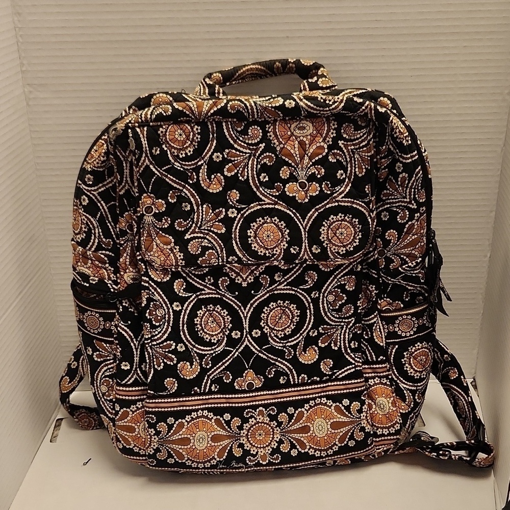 Vera Wang Backpack quilted has piping edge wear see pics Flaws